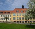 Bild: do
Umdenken beim Schulhausthema. Für den in einigen Jahren verpflichtenden Rechtsanspruch der Grundschulkinder auf eine Ganztagsbetreuung will der Marktgemeinderat die Ganztagsschule aus dem bestehenden Schulgebäude herausnehmen und den Raumbedarf gesondert abdecken