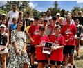 Bild: R. Kreuzer
Die Freude ist groß über den Sieg des Augustinus-Gymnasiums beim Tennis-Bezirksfinale.