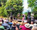 Bild: exb
Die Band "Treibhauz" begeistert bei der Sommerserenade im Pfarrgarten in Windischeschenbach.