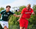 Bild: Thomas Schrems
Der SV Mitterteich (links Pascal Höcht) ist mit einem 1:0-Sieg gegen den Baiersdorfer SV (rechts Sebastian Lindner) in die neue Saison gestartet. Am Mittwoch treten die Stiftländer zum Derby beim FC Vorwärts Röslau an.