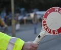 Symbolbild: Marc Müller/dpa
Während die meisten Polizeidienststellen genügen Schülerlotsen haben, mangelt es an erwachsenen Schulweghelfern.