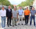 Bild: Stadt Tirschenreuth/exb
Hubert Völkl (Dritter von links) ging in den Ruhestand. Stadtbaumeister Andreas Ockl, Bürgermeister Franz Stahl, Leiter der Hauptverwaltung Markus Bergauer, Bauhofleiter Reinhard Legat und Personalratsvorsitzender Karl Bayreuther (von links) wünschten alles Gute für die Zukunft.