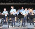 Bild: do
Hört man Big Band, denkt man unweigerlich an Jazz, Swing und Rock und verbindet sie mit Namen wie Glenn Miller, Max Greger und Hugo Strasser. Beim Benefizkonzert in Speinshart war es die Big Band des Bundespolizeiorchesters München, die mit fetzigen Arrangements der Tradition dieser musikalischen Stilrichtung gerecht wurden
