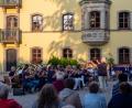 Bild: lum
Der Posaunenchor Wildenreuth bei der Abendserenade im Schlosshof.