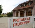 Bild: bey
Das Gerätehaus der Feuerwehr Waidhaus soll umgebaut und saniert werden. Im Zuge dieser Arbeiten soll auch ein Stellplatz für das neue Feuerwehrfahrzeug, ein Gerätewagen Logistik 2, geschaffen werden.
