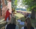 Bild: Portner
Pfarrer Herbert Rösl zelebrierte den Patroziniums-Gottesdienst vor der Jakobikirche bei Fuchsberg.