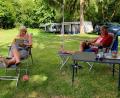 Bild: Gabi Schönberger
Campingurlaub boomt seit der Corona-Pandemie. Den Platz an der Schweinmühle bei Windischeschenbach haben neue Besitzer übernommen, die Gäste kommen wie dieses Ehepaar bis aus Schweden. Doch anderswo mussten Plätze schließen. Die Landkreis-Touristiker sehen in der Region Bedarf nach weiteren Anlagen.