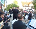 Bild: hme
Eine Bigband aus Brasilien begeistert die Zuhörer auf dem Marktplatz in Kohlberg.