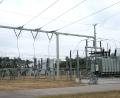 Bild: Hirsch
Das Umspannwerk in der Sandstraße am Rande des Sportparks ist das Herzstück der Energieversorgung in der Region Schwarzenfeld. Vor fünf Jahren wurde die Anlage für drei Millionen Euro saniert und ausgebaut. Nun soll sie erneut aufgerüstet werden.
