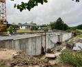Bild: Eichl
Die Baustelle für das neue Feuerwehrhaus im Ortsteil Lanz. Für September war das Hebfest geplant, daran ist derzeit nicht zu denken.