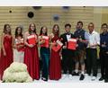 Bild: Effenberger/exb
Sie haben es geschafft: Im Bild die besten Absolventen der Mittelschule Neunburg.