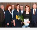 Bild: gf
Ehrung der Prüfungsbesten im Friseurhandwerk (von links): Kreishandwerksmeister Hans Weber, die stellvertretende Innungsobermeisterin Bianca Sommer, Oberstudiendirektor Martin Wurdak, Innungsobermeisterin Claudia Rubenbauer, Bürgermeister Franz Badura, die Innungsbeste Melina Heinemann und der stellvertretende Landrat Stefan Braun.
