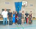 Bild: Klaus Hartmannsgruber/exb
Die Max-Reger-Schule freut sich mit den besten Absolventen: (von links) Klaus Hartmannsgruber (Klassenleiter M10), Rektor Tobias Kick, Alina Trusca, Ioanna Yordanova, Lenny Koch, Anastasia Schledewitz (alle M10), Nadja Waldhier (9a) und Rosanna Birner (Klassenleiterin 9a).