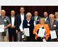 Bild: Hirsch
Jubilar-Ehrung beim CSU-Ortsverband Nabburg. Das Bild zeigt von links: Wolfgang Unger, Frank Zeitler, Markus Blume, Erich Wiesenbacher, Thomas Ebeling, Helga Zeitler, Tobias Knechtel, Bernd Hofmann und Ines Renner.