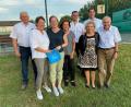 Bild: Michael Mulzer/exb
Der Tennisclub Rot-Weiß Paulsdorf ehrte bei seinem Jubiläum langjährige Mitglieder (von links): Zweiter Bürgermeister Franz Weiß, Spartenleiterin Klara Mulzer, Julia Amschler, Sabine Amschler, Zweiter SSV-Vorsitzender Tobias Becht, Marietta Reichl, Thomas Poeplau und Vitus Reichl.