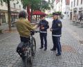 Bild: Polizei Weiden
Polizeibeamte klärten in den vergangenen Tagen vermehrt Radler in Weiden auf, wie sie ihre Gefährte vor Dieben schützen.
