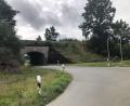 Bild: wro
Etwa an dieser Stelle auf der Bahnstrecke Wiesau in Richtung Reuth hat sich am Freitagabend ein Unfall ereignet. Ein Kind musste ins Krankenhaus gebracht werden, ein anderes wurde leicht verletzt.