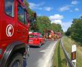 Bild: nic
Nach dem Unfall einer 34-Jährigen Motorradfahrerin musste die Erbendorfer Feuerwehr die B 299 von Betriebsmitteln reinigen.