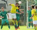 Bild: ham
Sechs Tore und keinen Sieger brachte das Duell des TSV Stulln (grüne Trikots) und der Sportfreunde Weidenthal hervor. In dieser Szene kommt der Weidenthaler Florian Hösl (Zweiter von links) gegen Alexander Zühlke (Dritter von links) zum Kopfball.