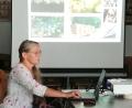Bild: no
Bienenfachwartin Dorothea Wankel bei ihrem Vortrag am Sommerfest des Imkervereins Illschwang-Birgland.