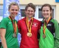 Bild: Dirscherl/exb
Kerstin Schmidt (MItte) vom Schützenverein Edelweiß Siegritz gewann bei der deutschen Meisterschaft im Target-Sprint sowie beim internationalen Grand Prix jeweils die Goldmedaille.