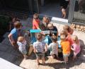Bild: Josef Glas
Kinder freuen sich über das Wasserspielgerät.