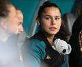 Archivbild: Sebastian Gollnow/dpa
Waru, der gehäkelte Koala, ist der Glücksbringer des deutschen Nationalteams bei der Fußball-WM der Frauen in Australien und Neuseeland. Hier steckt er beim Auftaktspiel der Deutschen in der Traininsjacke von Lena Oberdorf.