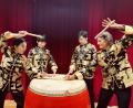 Bild: Festival junger Künstler Bayreuth/exb
Professorin Cornelia Monske mit ihren drei chinesischen Schlagzeugern.