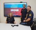 Bild: bl
Die Chefin der Nabburger Polizeiinspektion, Sabine Roidl, ist sich einig mit Klaus Großmann und Felix Schlagenhaufer (rechts) von der Arbeitsgruppe Cybercrime: Die Delikte in diesem Bereich nehmen zu.