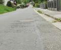 Bild: Portner
Unschöner Fleckerlteppich: Die Böhmerwaldstraße in Schönsee weist massive Schäden auf.