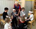 Bild: R. Kreuzer
Bei der AWO-Ferienbetreuung lernen die Kinder das richtige Verhalten in Notfällen.