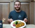 Bild: Wolfgang Steinbacher
Wie viel das Schnitzel im "Winkler Bräuwirt" in Amberg ab nächstem Jahr kosten wird, kann Inhaber Dominik Schuller nicht einschätzen.