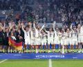 Bild: Petra den Dulk/Faustball Deutschland
Die deutsche Faustball-Nationalmannschaft jubelt nach dem Gewinn des WM-Titels.