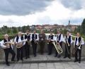 Archivbild: Klaus Rustler/exb
Das Bild zeigt die Gruppe "Klarus Blech" (von links): Klaus Rustler, Werner Schreml, Lukas Bruckmeyer, Matthias Kerscher, Georg Ried, Mathias Achatz, Johannes Schneider, Tobias Knopf und Markus Ringer.