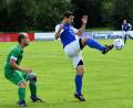 Bild: Nachtigall
Hoch das Bein: Der Tremmersdorfer Stürmer Christian Ferstl (rechts) nimmt den Ball an, während Alexander Ulrich vom SV Kohlberg noch abwartet. Der SV Kohlberg landete nach 0:3-Rückstand noch einen fulminanten 5:3-Sieg.