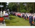 Bild: bk
Weihbischof Reinhard Pappenberger segnet am Ende des Festgottesdienstes die rund 300 Gläubigen.