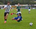 Bild: Gebert
Der Mitterteicher Torwart Tim Lauterbach kommt gegen Lukas Zieglmeier zu spät, der in der Nachspielzeit das 2:1 für den FSV Stadeln erzielt.
