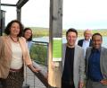 Bild: Hirsch
Ruth Müller, Karin Frankerl, Peter Wein, Harald Bemmerl und Nasser Ahmed (von links) genießen beim Aufstieg zur Kugelplattform den Blick über das Oberpfälzer Seenland.