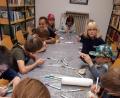 Bild: Gemeindebücherei Friedenfels/exb
Die Kinder durften in der Bücherei in Friedenfels Steine bemalen.