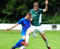 Bild: Thomas Schrems
Kampf war Trumpf in der Partie des SV Mitterteich beim FC Eintracht Münchberg. In dieser Szene bremst SV-Verteidiger David Kolar (rechts) seinen Gegenspieler David Wich aus.