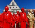 Bild: Kunz
Die Installation "Unser Max" schafft ein beeindruckendes Bild vor dem Alten Rathaus in Weiden.