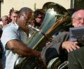 Bild: Archiv Kirwaverein Fronberg
William Roper spielt 2006 spielt bei der Fronberger Kirwa.
