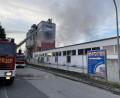 Bild: Kreisbrandinspektion Cham
Zahlreiche Einsatzkräfte waren am Montagmorgen im Landkreis Cham gefordert. In einem Industriegebiet war ein Feuer ausgebrochen.