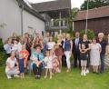 Bild: fvo
Hedwig Prößl feiert mit ihren Enkeln und Urenkeln ihren 85. Geburtstag. Routiniert hält sie die erst drei Wochen alte Lea, -die Kleinste in der Prößl – Großfamilie, im Arm.