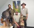 Bild: Brigitte Gschwendtner/fph
Mit Auerhahn und Uhu sind Nico Daume, Andreas Hofmann und Ronald Ledermüller (von links) nicht nur in präparierter Form vertraut: Die Ranger kennen sich aus mit allem, was im Naturpark Fichtelgebirge kreucht und fleucht.