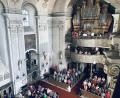Bild: wro
Allein während der Gottesdienste um 8.30 Uhr und 10.15 Uhr kamen weit über 400 Gläubige, um den Festtag Mariä Himmelfahrt und das Patrozinium in Fuchsmühl mitzufeiern.