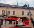 Bild: Gabi Schönberger
Von außen ist bei dem Feuerwehreinsatz am Freitagvormittag in der Weidener Altstadt wenig zu sehen. Das Feuer war klein, nur drang sehr viel Rauch in die oberen Stockwerke. Unter den fünf Verletzten ist ein Säugling.