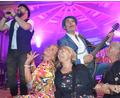 Bild: Kunz
"I dolci Signori" feiern zum Abschluss des Serenadensommers in Weiden mit ihren Fans.