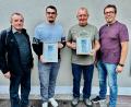 Bild: Haustechnik Platzer/exb
Die Firma Haustechnik Platzer aus Wildenau ehre zwei langjährige Mitarbeiter. Im Bild Seniorchef Alois Platzer (von links), Mario Gmeiner, Wolfgang Platzer und Firmenchef Matthias Platzer.