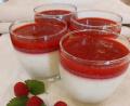 Bild: Helga Brunner
Buttermilch-Panna-Cotta und Himbeeren – ein Genuss